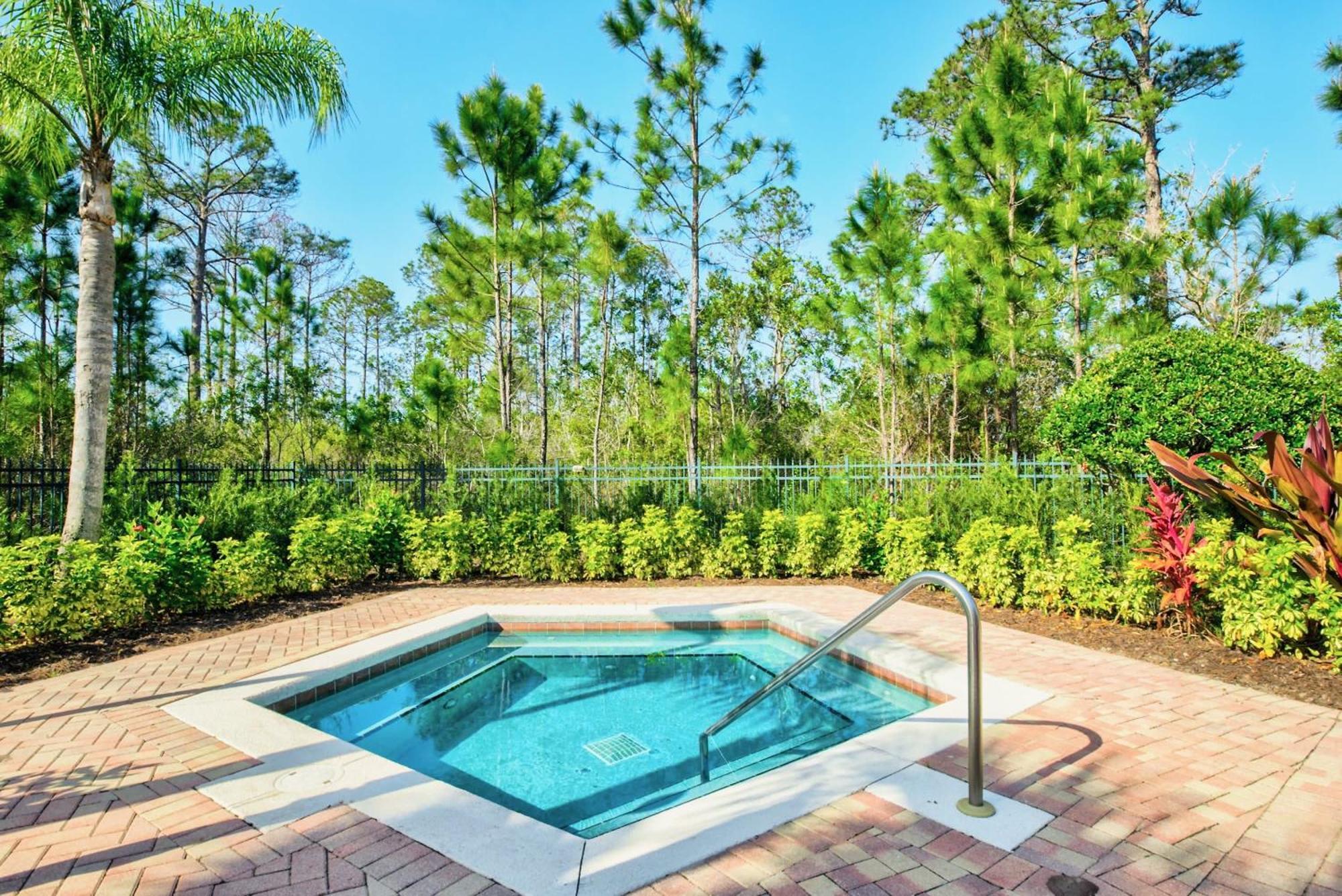 Bright Condo - 2Br With Pool & Hot Tub, Near Disney! Orlando Dış mekan fotoğraf