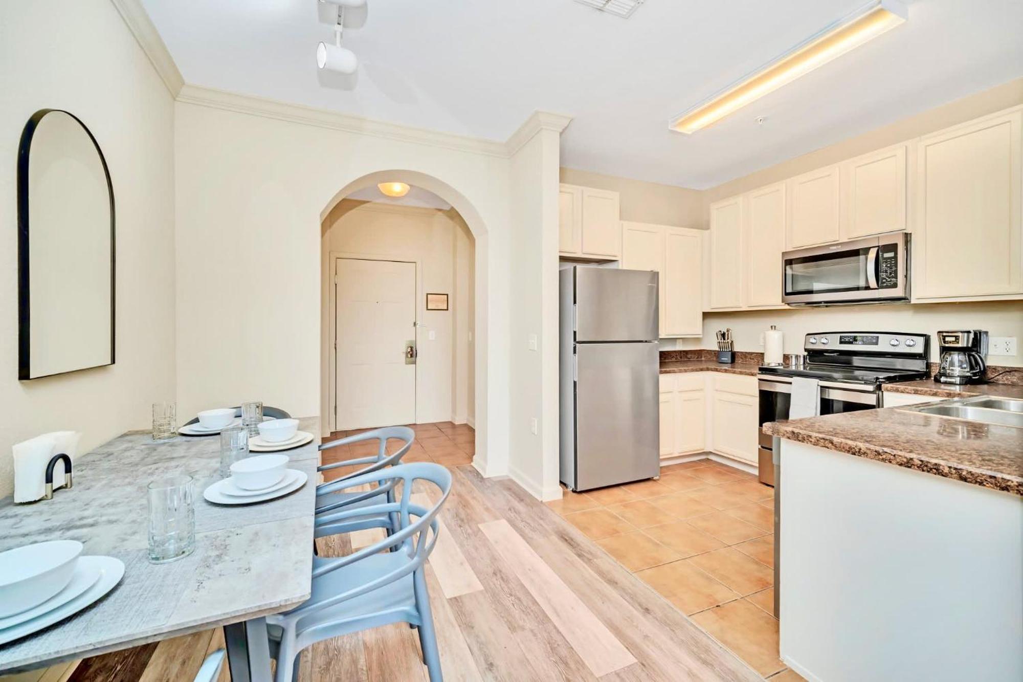 Bright Condo - 2Br With Pool & Hot Tub, Near Disney! Orlando Dış mekan fotoğraf